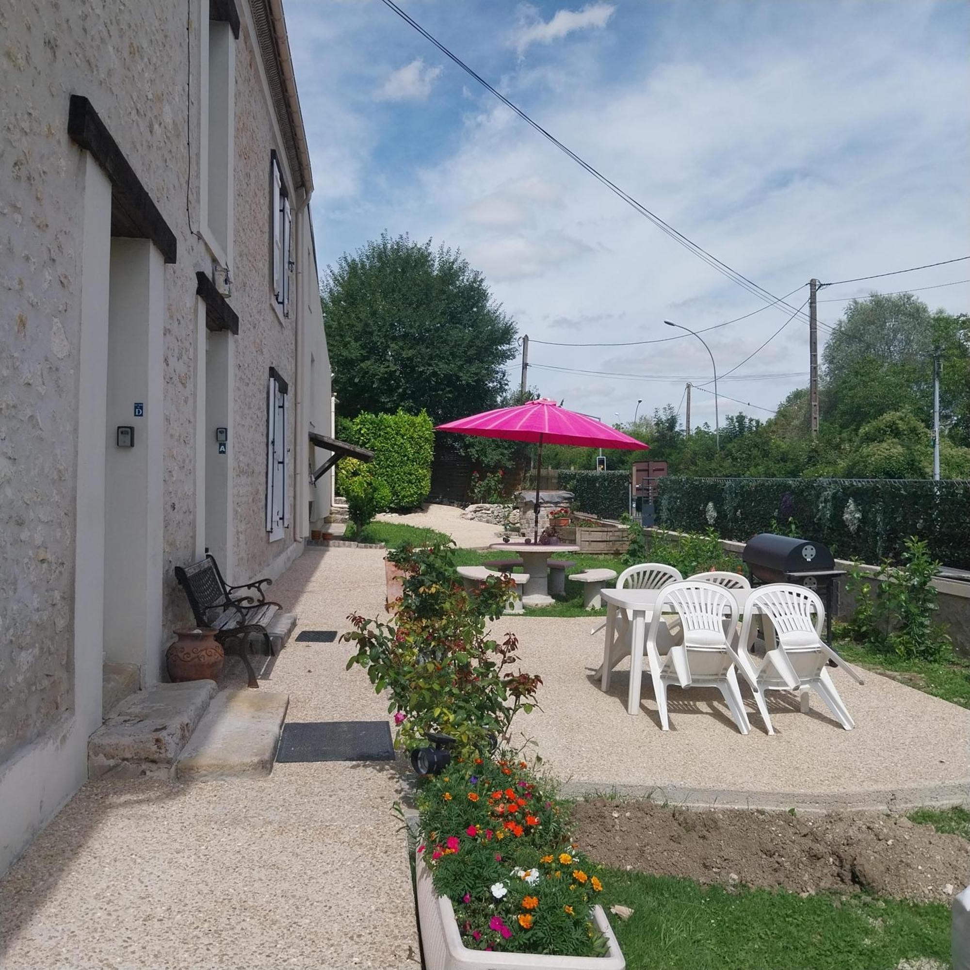 Gite Dans Une Ancienne Corps De Ferme D Provins Dış mekan fotoğraf
